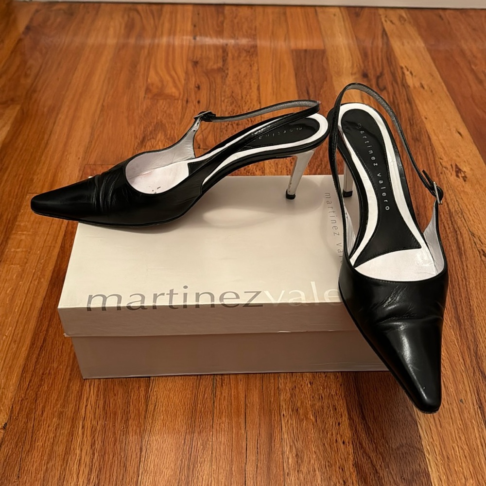Martinez Valero black and white pointy toe leather slingbacks